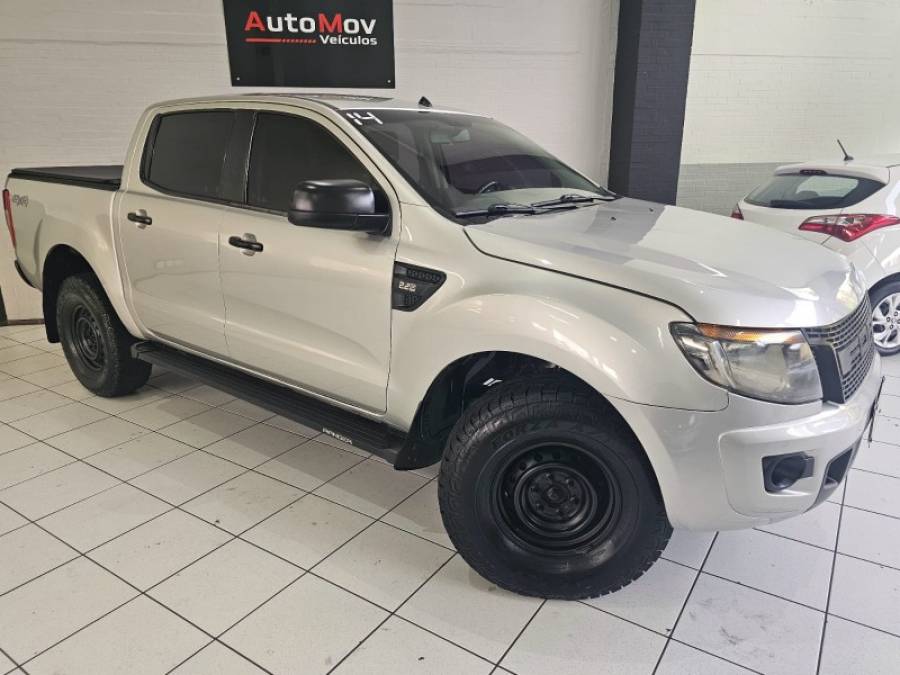 FORD - RANGER - 2014/2014 - Prata - R$ 96.900,00