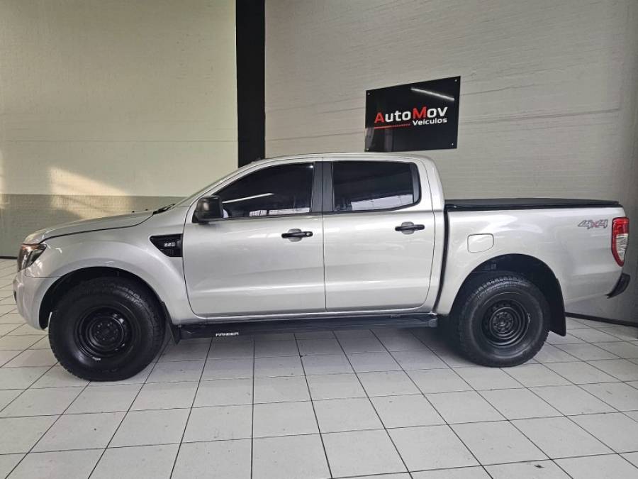 FORD - RANGER - 2014/2014 - Prata - R$ 96.900,00