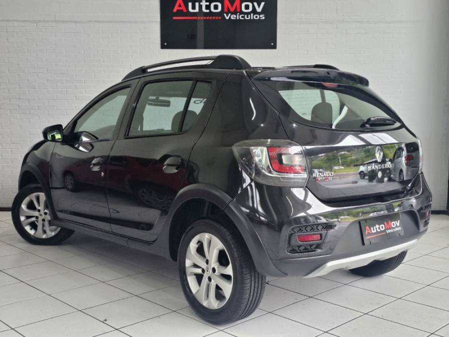 RENAULT - SANDERO - 2016/2016 - Preta - R$ 53.900,00