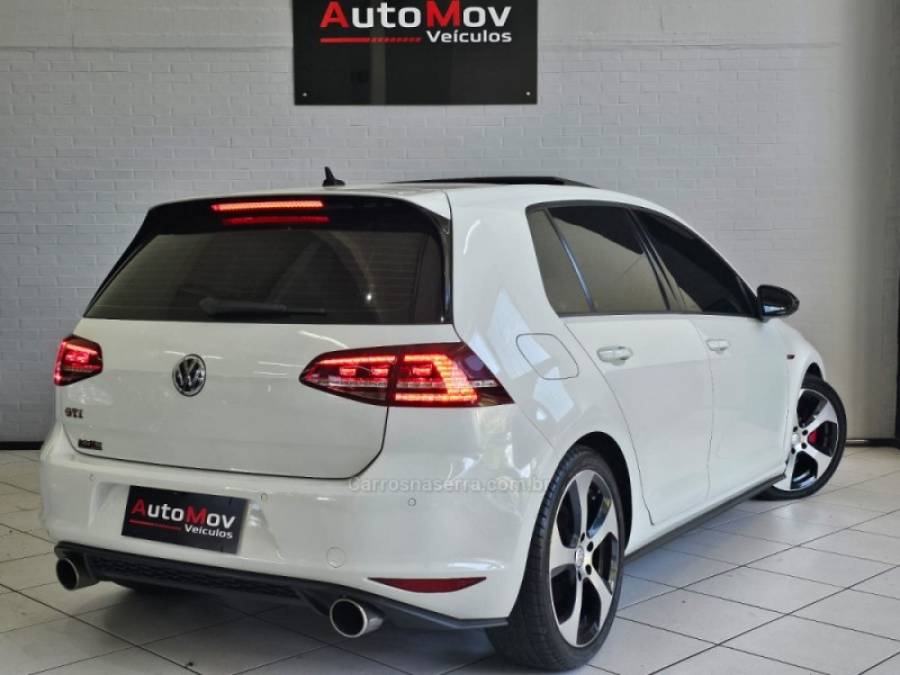 VOLKSWAGEN - GOLF - 2015/2015 - Branca - R$ 155.900,00