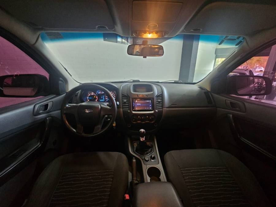 FORD - RANGER - 2014/2014 - Prata - R$ 96.900,00