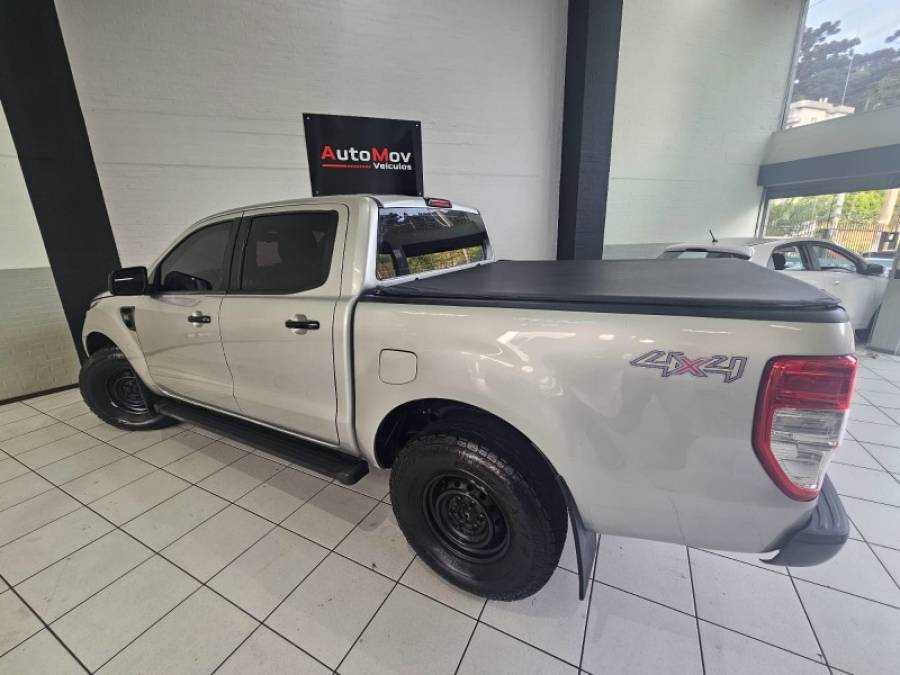 FORD - RANGER - 2014/2014 - Prata - R$ 96.900,00