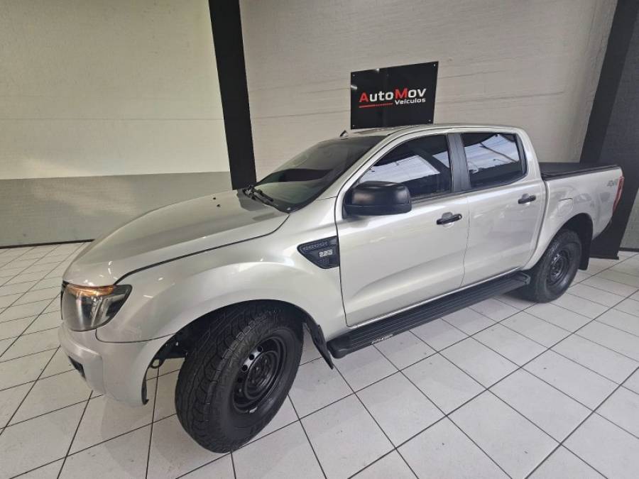 FORD - RANGER - 2014/2014 - Prata - R$ 96.900,00