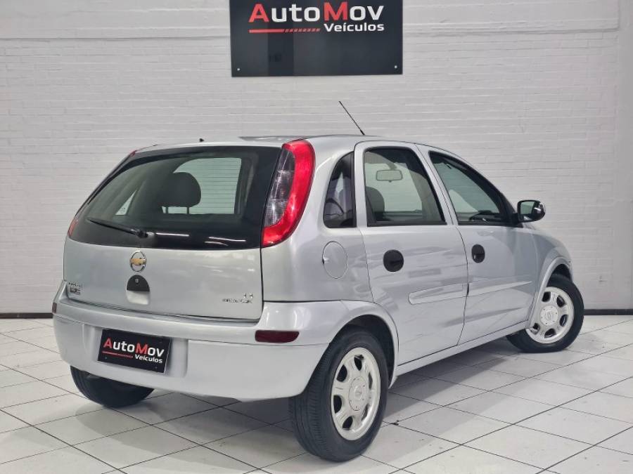 CHEVROLET - CORSA - 2011/2011 - Prata - R$ 33.900,00