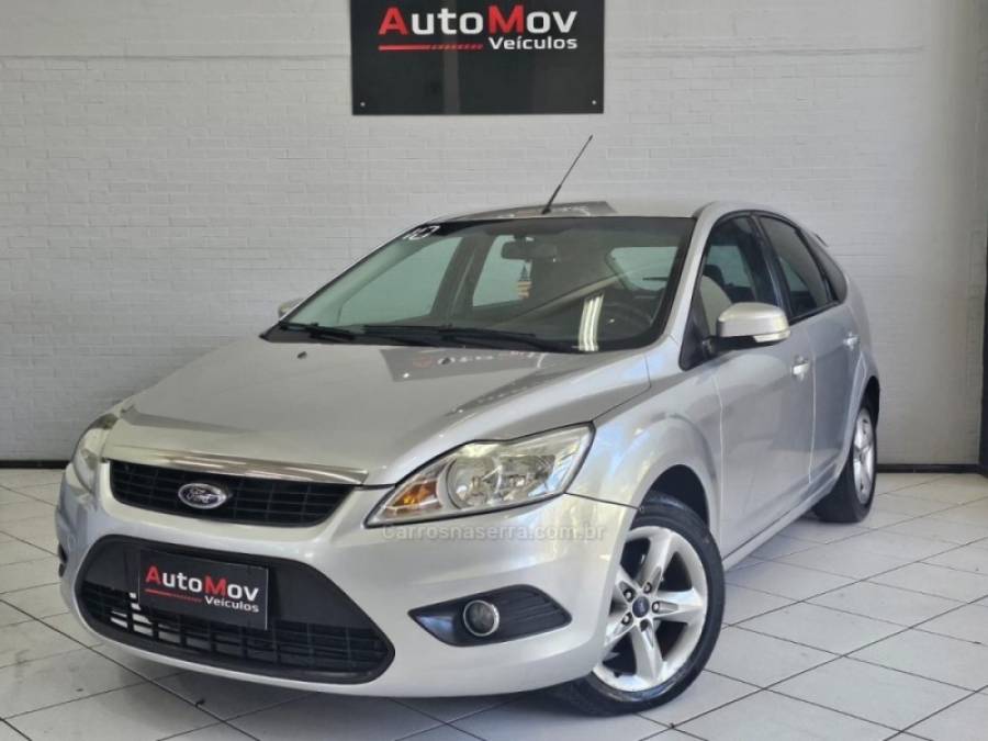 FORD - FOCUS - 2010/2010 - Prata - R$ 40.900,00