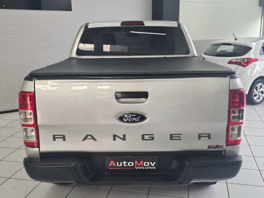 FORD - RANGER - 2014/2014 - Prata - R$ 96.900,00