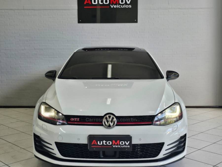 VOLKSWAGEN - GOLF - 2015/2015 - Branca - R$ 155.900,00