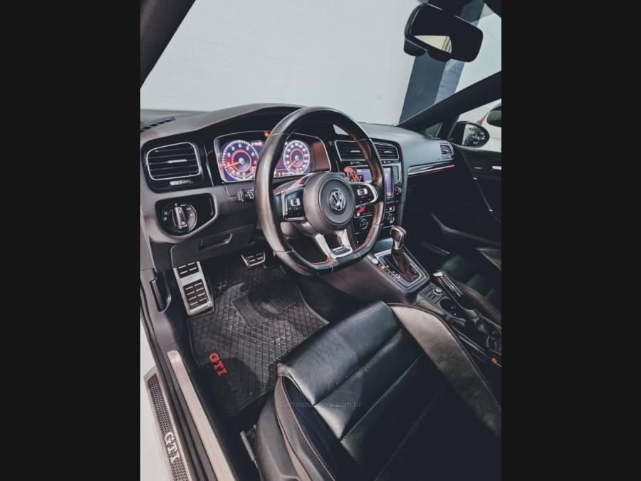 VOLKSWAGEN - GOLF - 2015/2015 - Branca - R$ 155.900,00